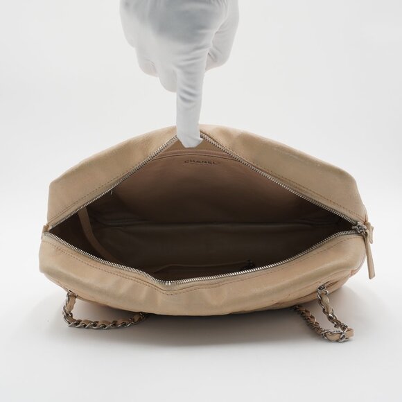 *SOLD* CHANEL Large Beige Quilted Camera Case Bag - Pre-Owned - Picture 4 of 7